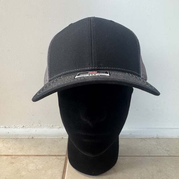 Men's Richardson Adjustable Snapback Trucker Cap - Picture 1 of 3